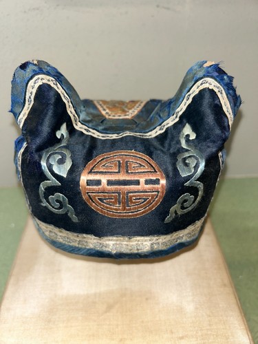 Antico cappello cerimoniale