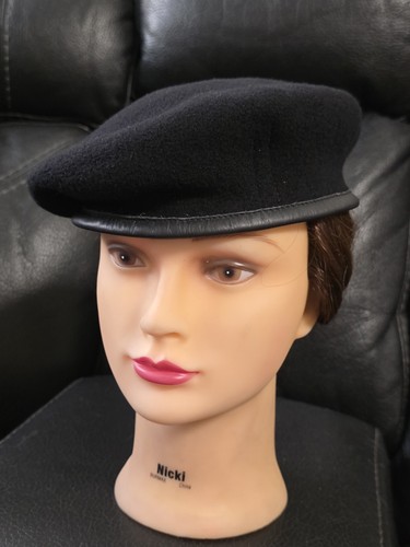 Cappello vestito militare
