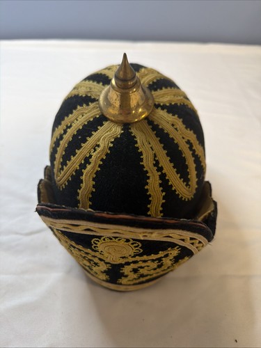 Antico cappello elmetto